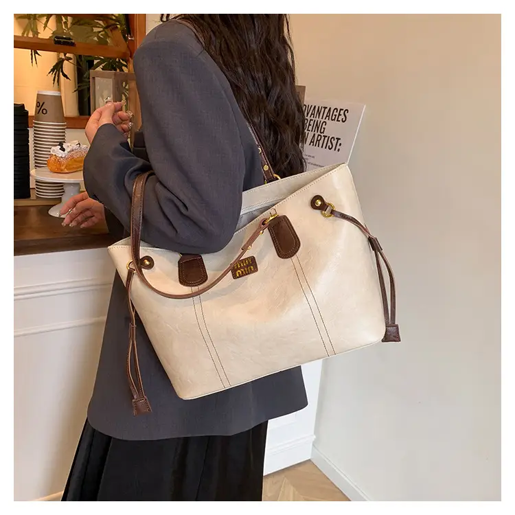 Women's Large Capacity Leather Tote Bag Brown — feature 18