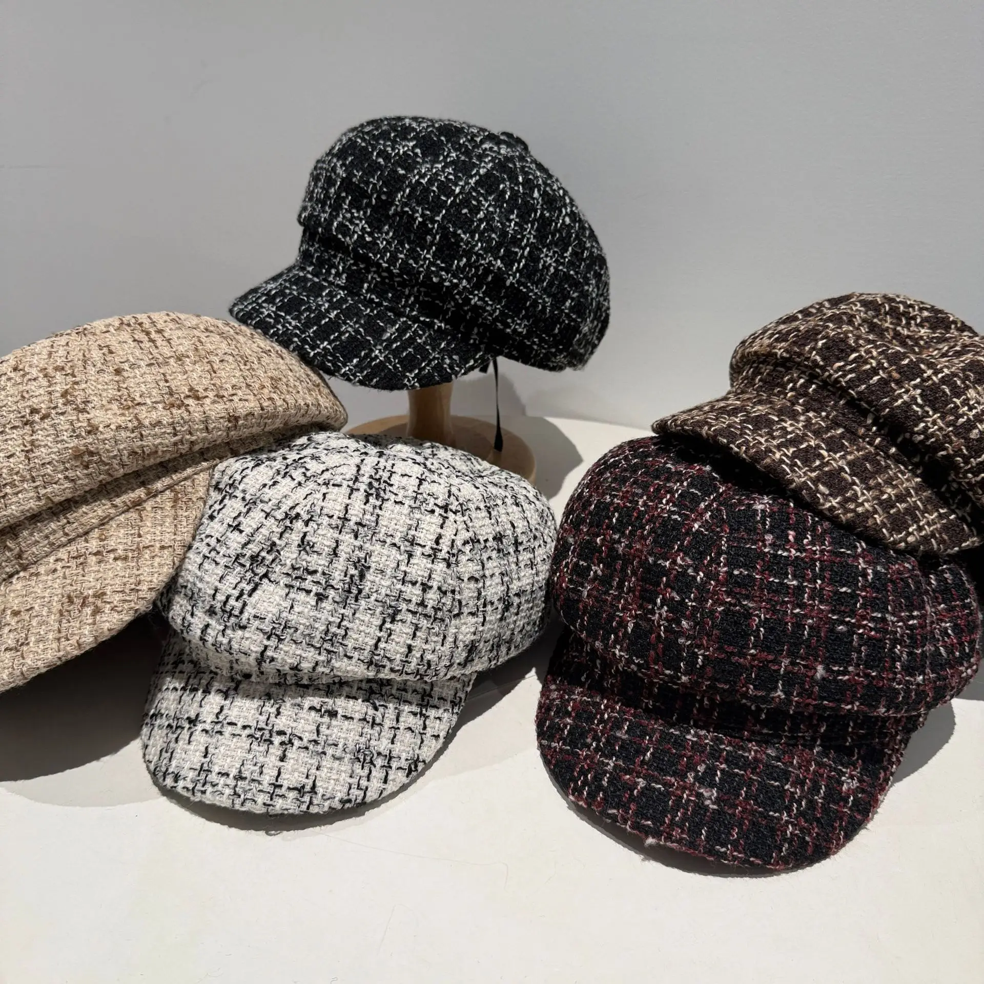 Tweed Face-Slimming Beret for Men Black Winter - Image 8