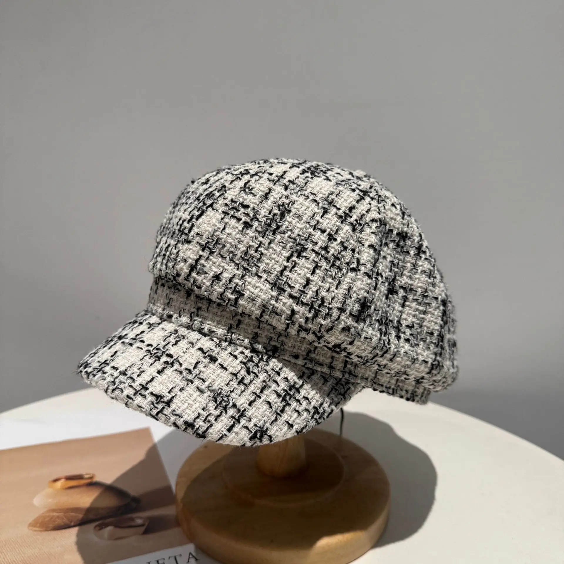 Tweed Face-Slimming Beret for Men Black Winter - Image 2