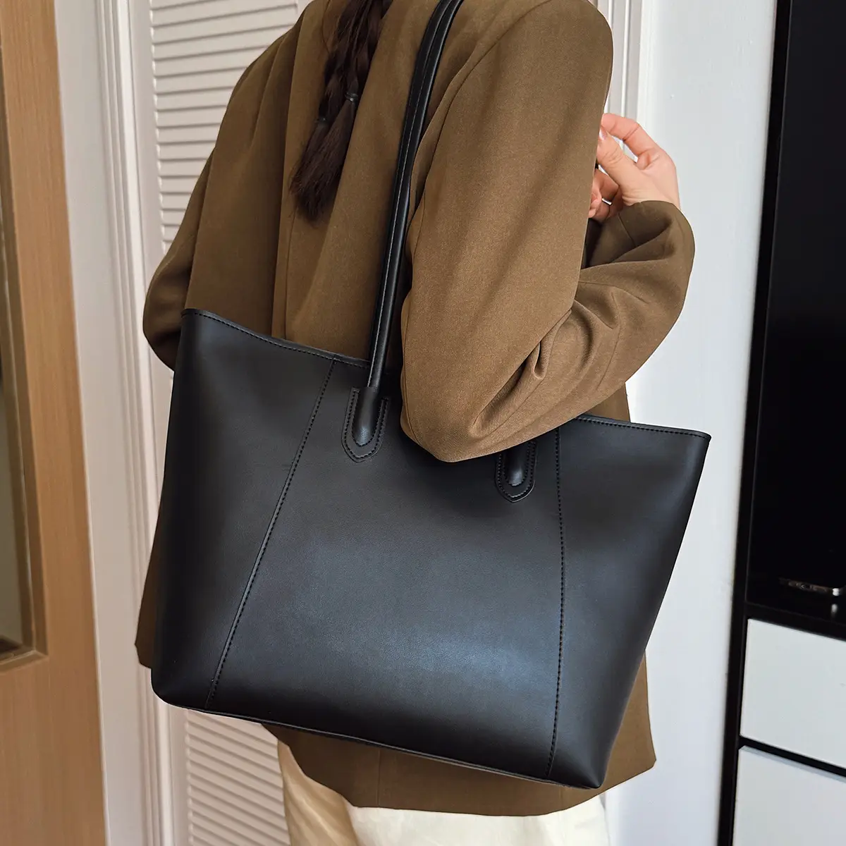 Large Capacity Solid Brown Tote Bag for Women — feature 14