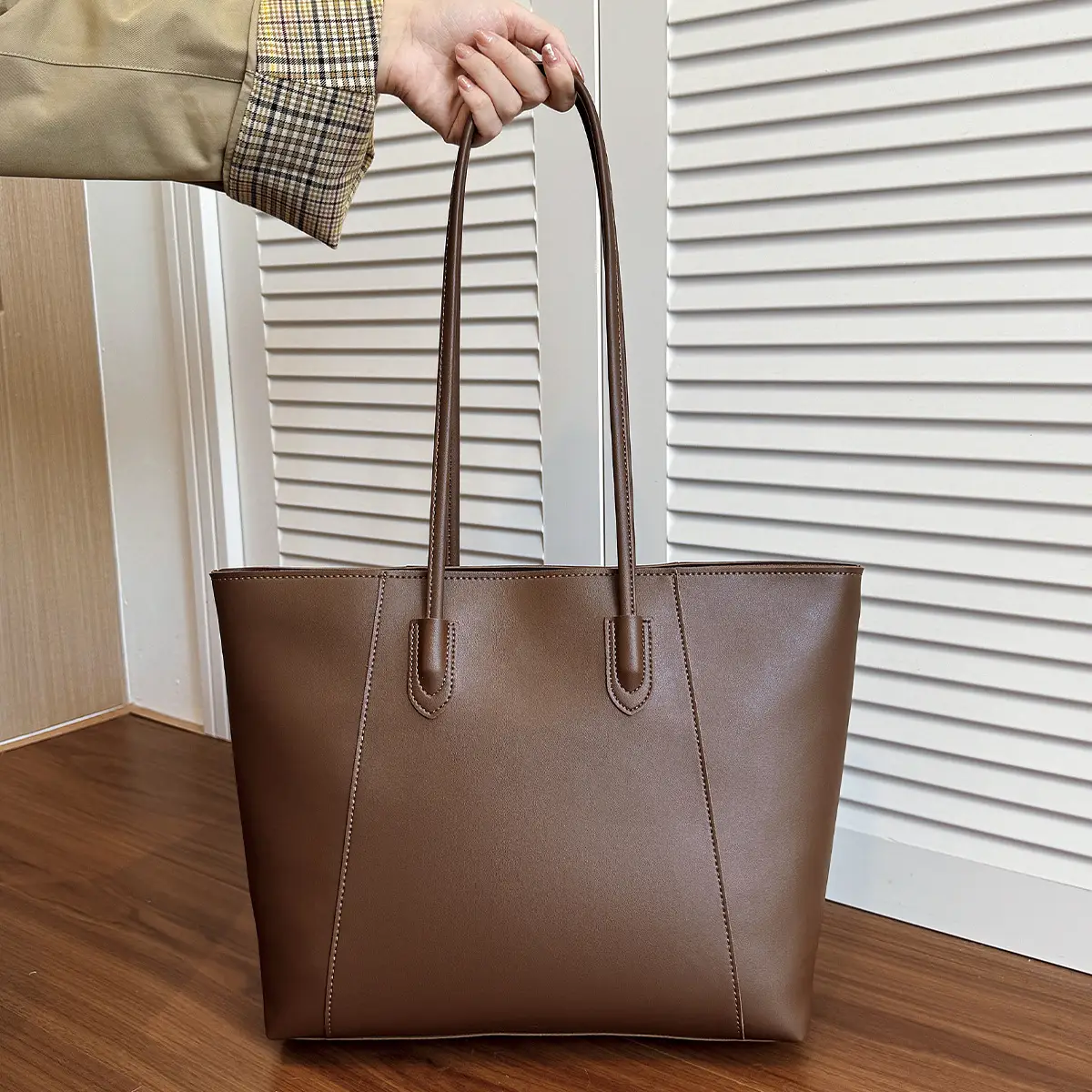 Large Capacity Solid Brown Tote Bag for Women — feature 6