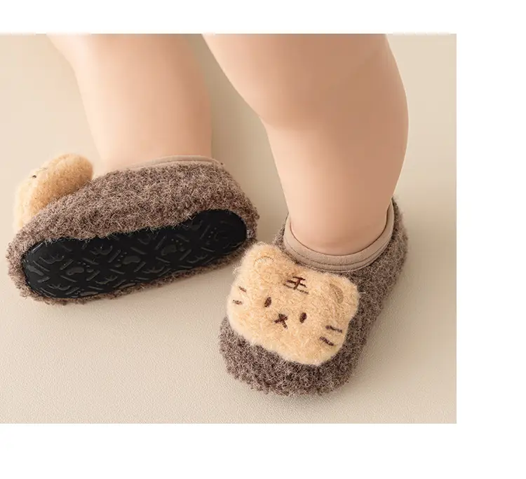 Brown Bear Embroidered Soft Slippers for Kids β feature 13