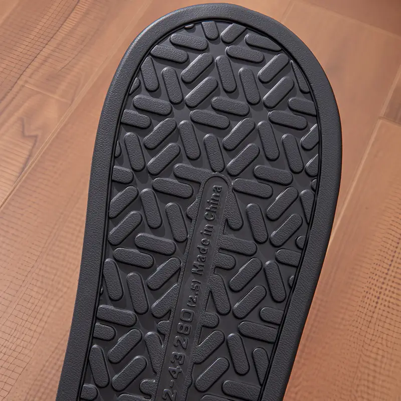 2025 New Winter Men's Cotton Slippers, Large Size, for Home Use, Indoor Non-Slip Warm Cotton Shoes with Thick Soles and Plush Lining — feature 9