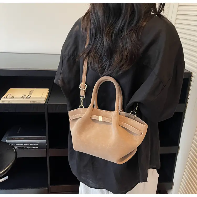 2025 New Autum Crossbody Bag Beige Leather Tote — feature 14