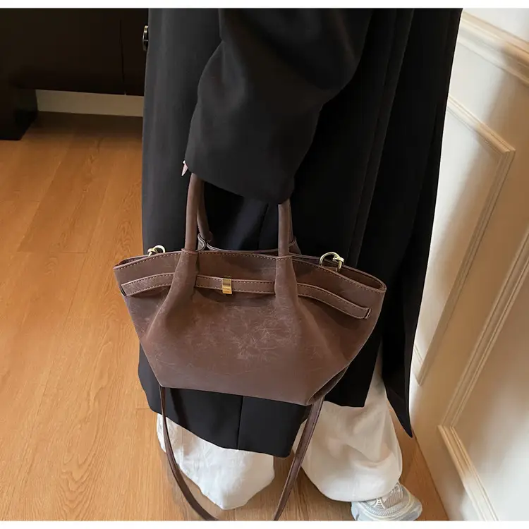 2025 New Autum Crossbody Bag Beige Leather Tote — feature 29