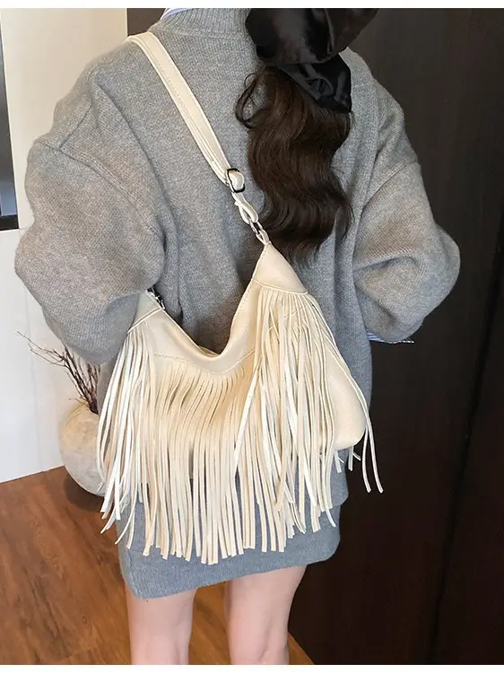 Black Tassel Shoulder Bag for Women Large Capacity - Image 5