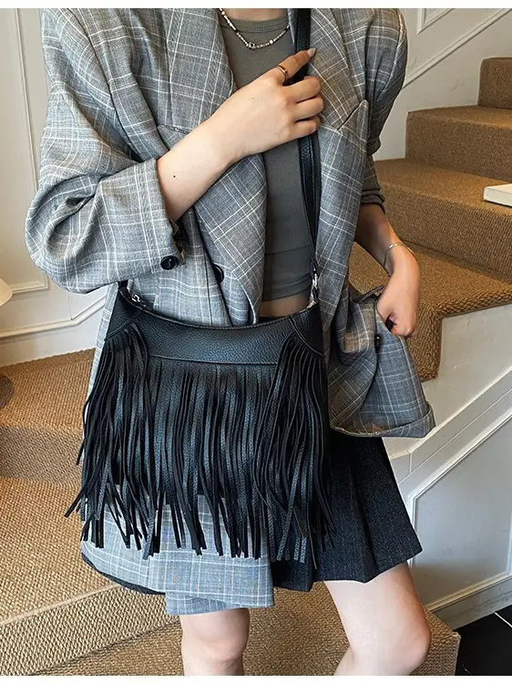 Black Tassel Shoulder Bag for Women Large Capacity - Image 6