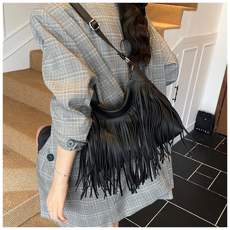 Black Tassel Shoulder Bag for Women Large Capacity — feature 14