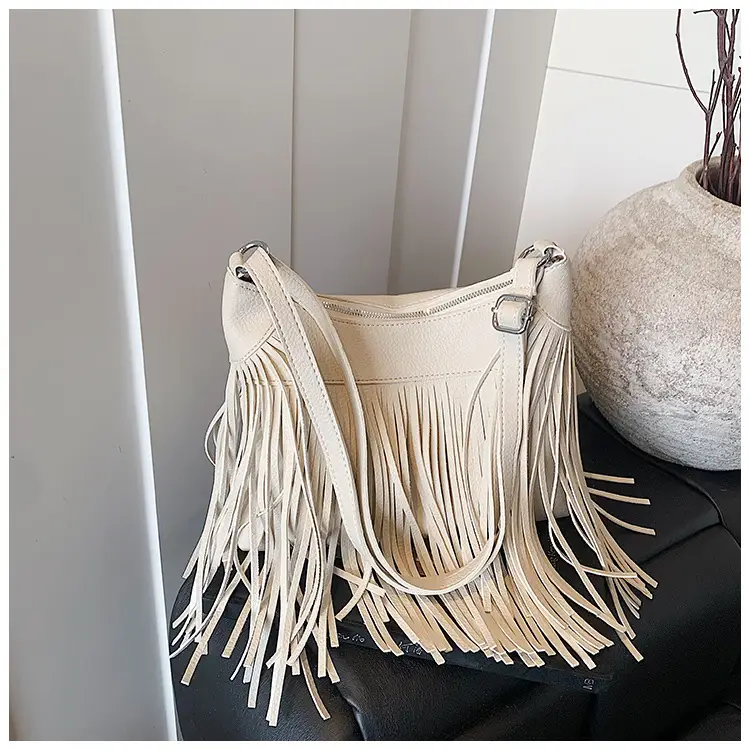 Black Tassel Shoulder Bag for Women Large Capacity — feature 8