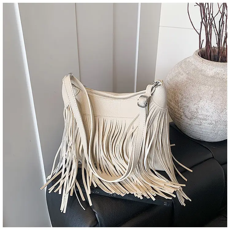Black Tassel Shoulder Bag for Women Large Capacity — feature 9