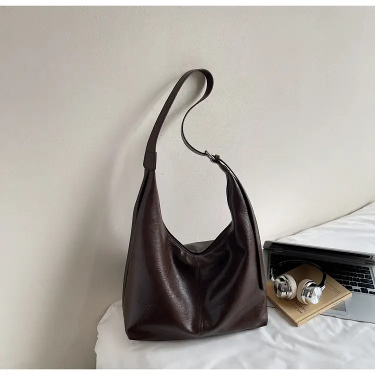 Brown Leather Shoulder Bag Large Capacity Women — feature 15