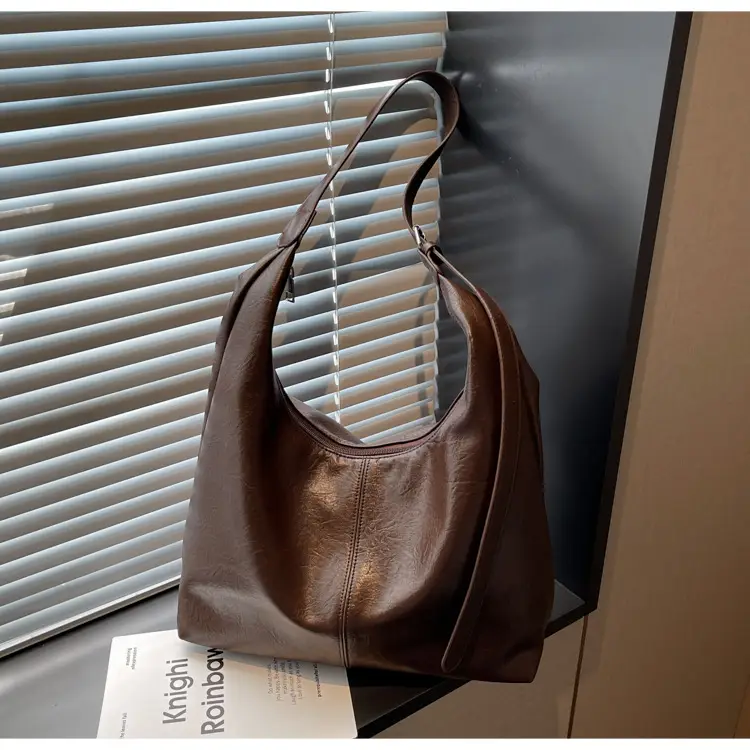 Brown Leather Shoulder Bag Large Capacity Women — feature 19