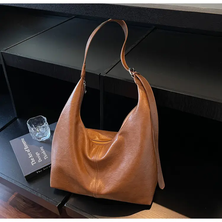 Brown Leather Shoulder Bag Large Capacity Women — feature 20