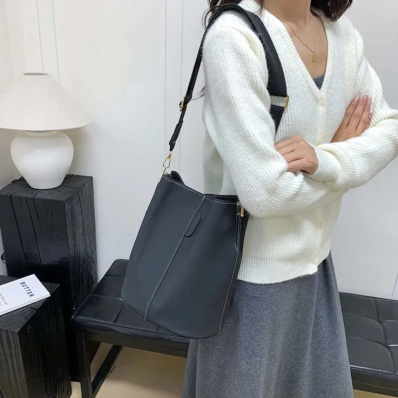 Matte Leather Bucket Bag Large Capacity Crossbody - Image 3