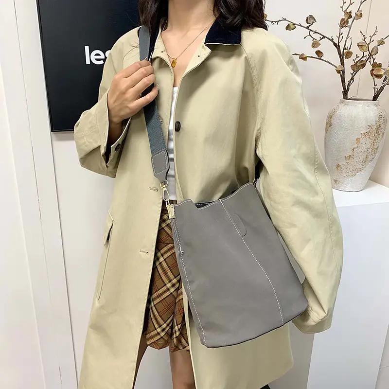Matte Leather Bucket Bag Large Capacity Crossbody - Image 4
