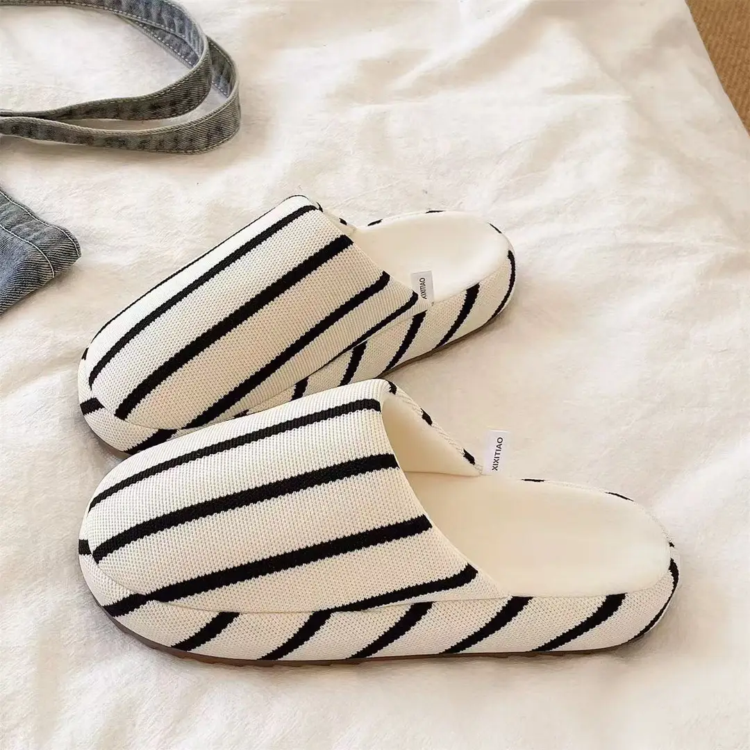Fashionable Stripesd Furry Slippers for Women, Winter Outer Wear for Couples, Non-Slip Indoor Home Warm Plush Cotton Slippers for Men