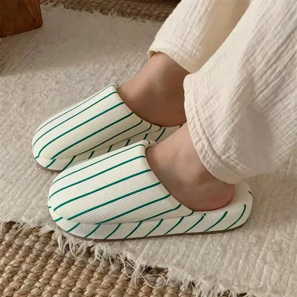 Fashionable Stripesd Furry Slippers for Women, Winter Outer Wear for Couples, Non-Slip Indoor Home Warm Plush Cotton Slippers for Men