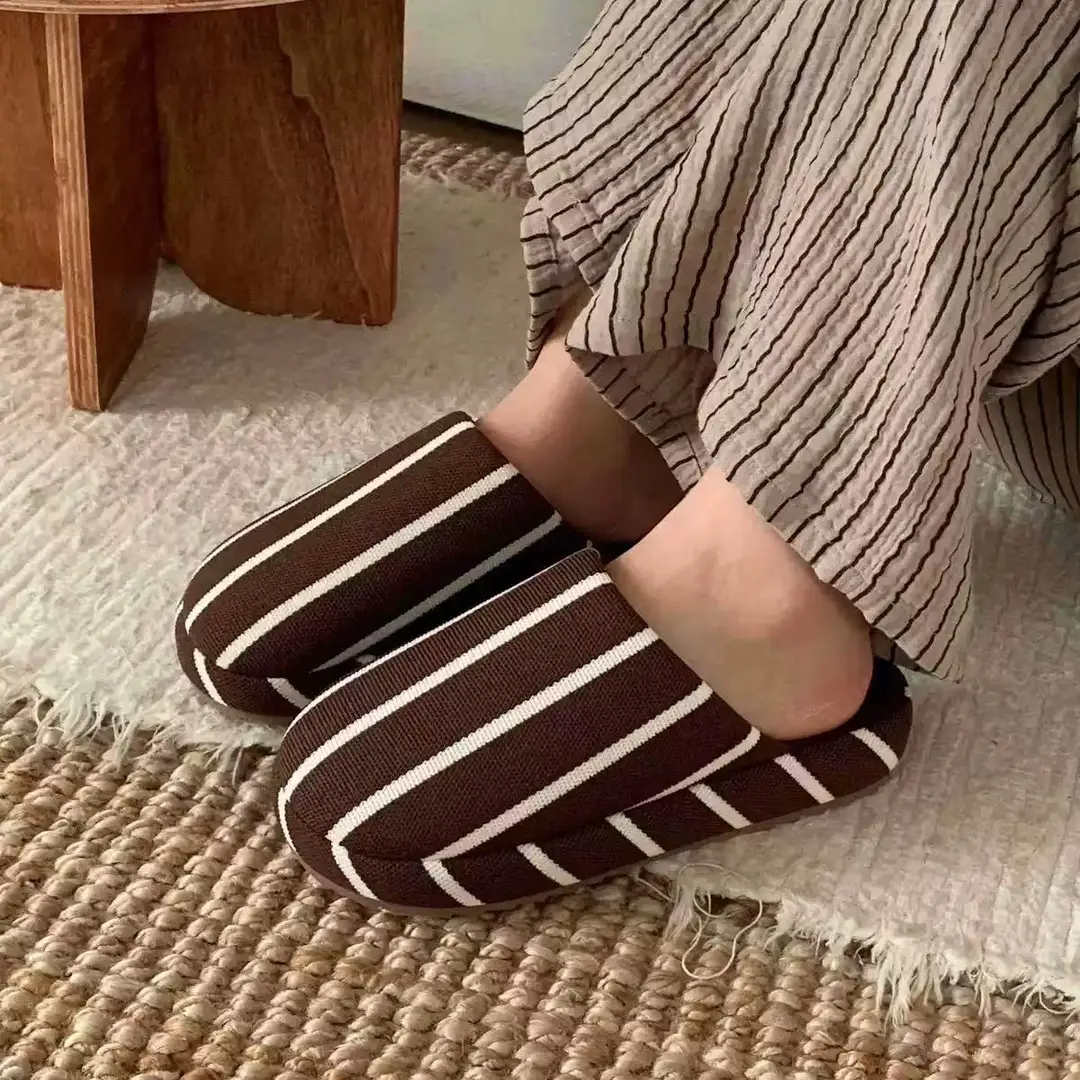 Fashionable Stripesd Furry Slippers for Women, Winter Outer Wear for Couples, Non-Slip Indoor Home Warm Plush Cotton Slippers for Men