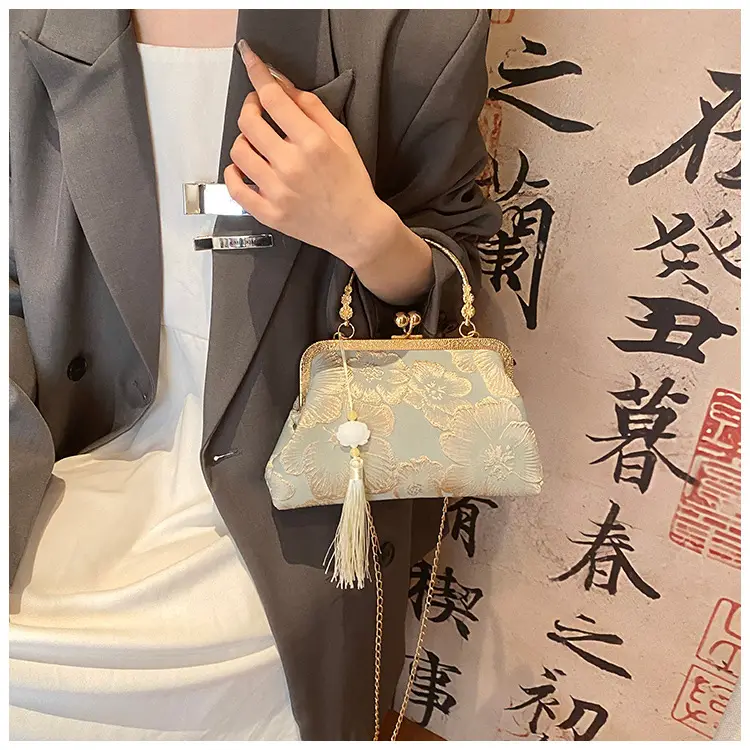 Chinese Embroidered Evening Bag Silk Travel Handbag Women — feature 13