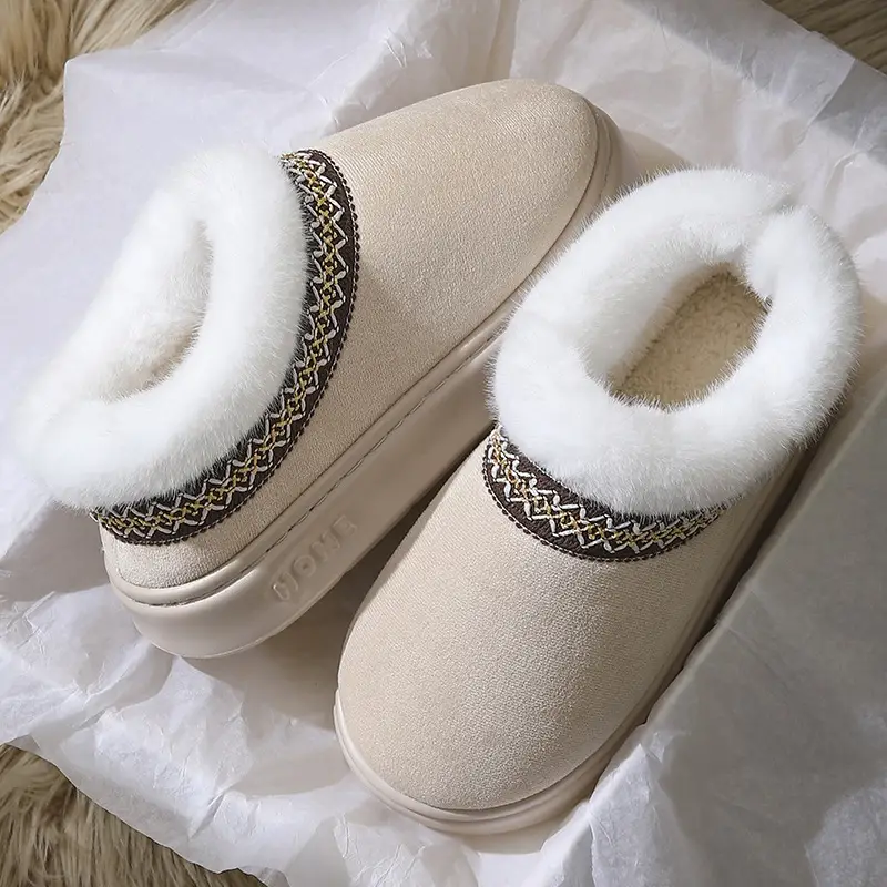 New Autumn and Winter Lace Ethnic Style Fashionable Fur-Covered All-Inclusive Cotton Shoes for Men and Women, Indoor and Outdoor Cotton Slippers for Couples