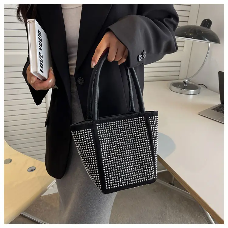 2022 Rhinestone Chain Bucket Bag for Women — feature 10