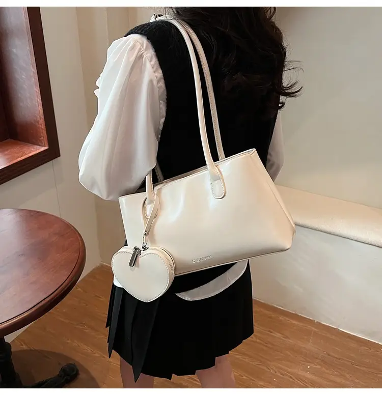 Korean Retro Heart Bag Women 2026 Autumn — feature 18