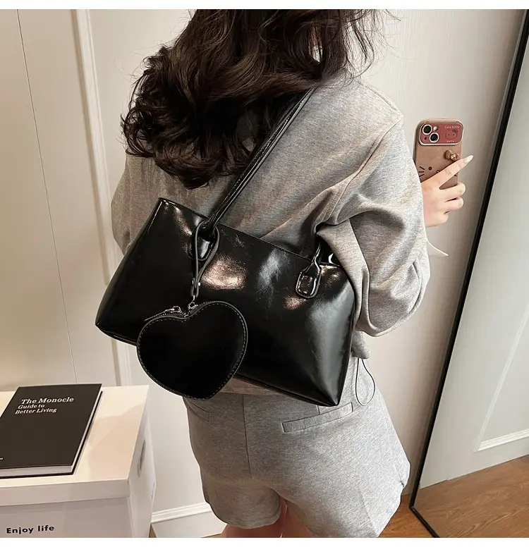 Korean Retro Heart Bag Women 2026 Autumn — feature 23