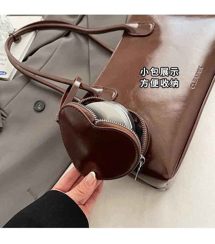 Korean Retro Heart Bag Women 2026 Autumn — feature 3