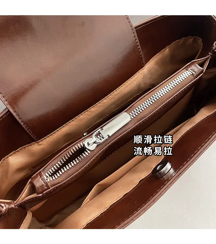 Korean Retro Heart Bag Women 2026 Autumn — feature 4