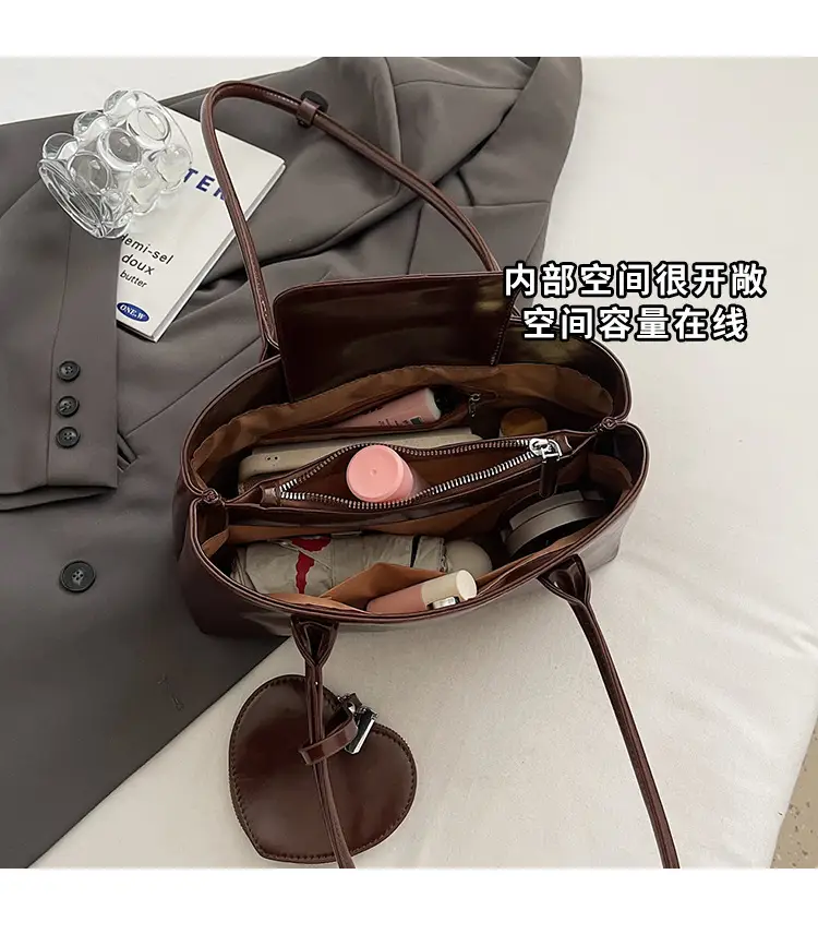 Korean Retro Heart Bag Women 2026 Autumn — feature 7