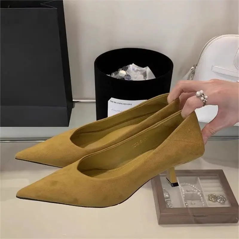 2026 Autumn and Winter New Women's Stiletto Pointed-Toe Mid-Heel Versatile Suede High-Heeled Shallow-Mouthed Work Shoes - Image 3
