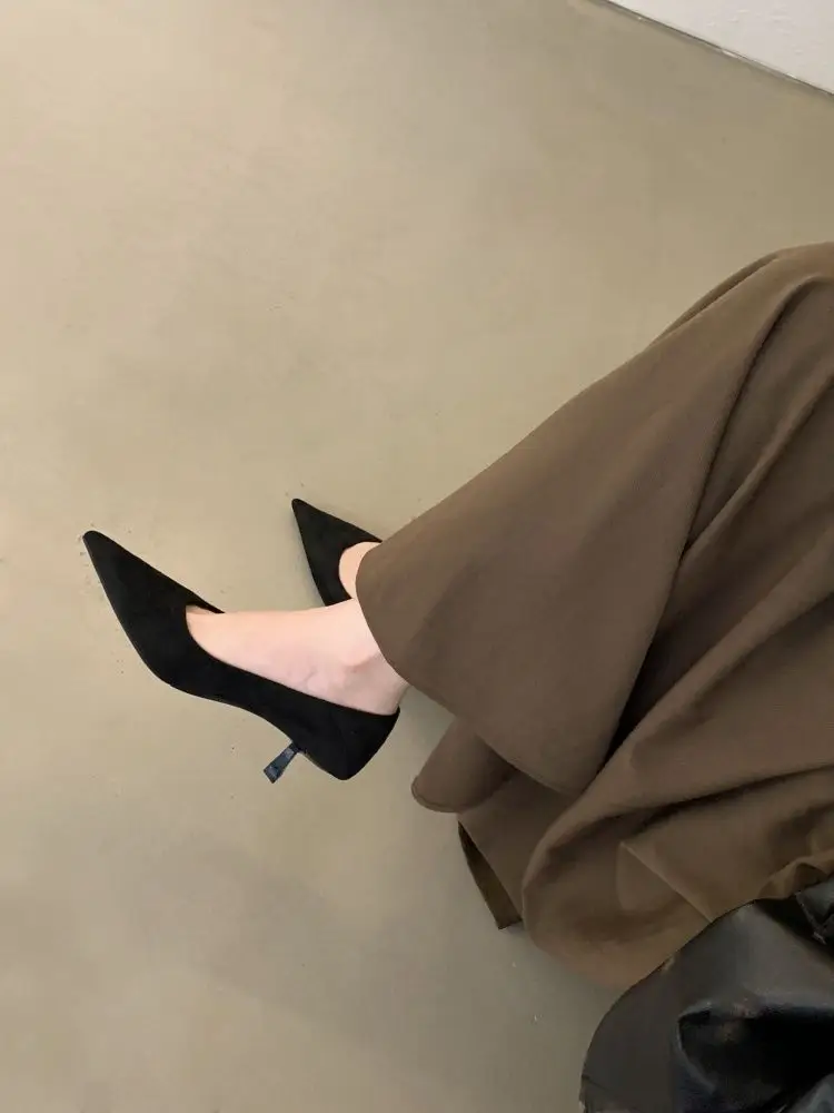 2026 Autumn New French Retro Style Pointed Toe Suede Shallow Mouth Stiletto High Heels Women's Versatile Commuter Shoes — feature 15