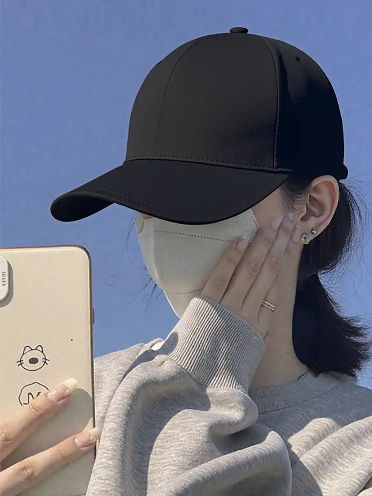 Baseball Cap with Adjustable Strap for Adults — feature 3