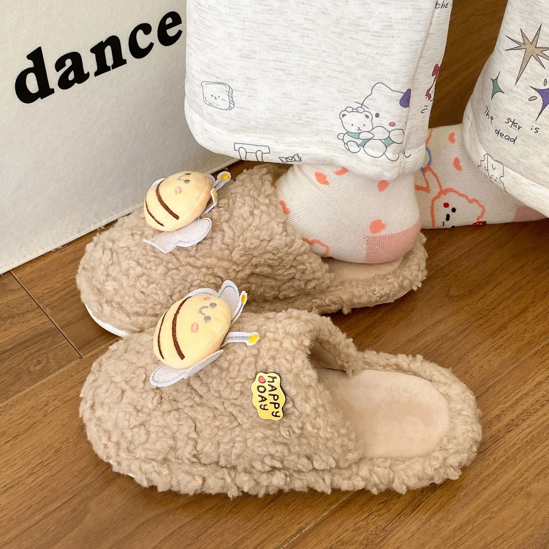 Winter Cartoon Bee Soft Cotton Slippers White - Image 36