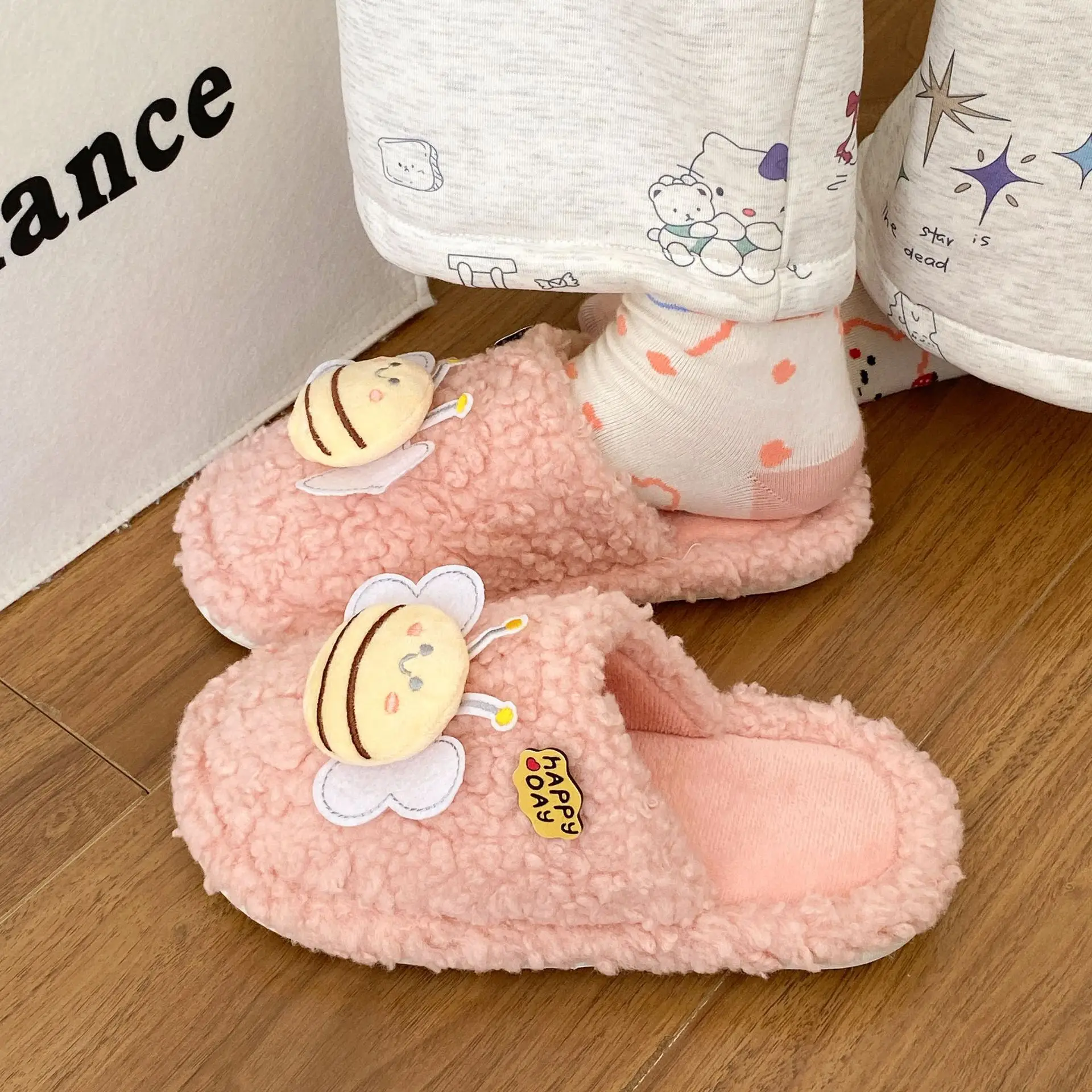 Winter Cartoon Bee Soft Cotton Slippers White - Image 37