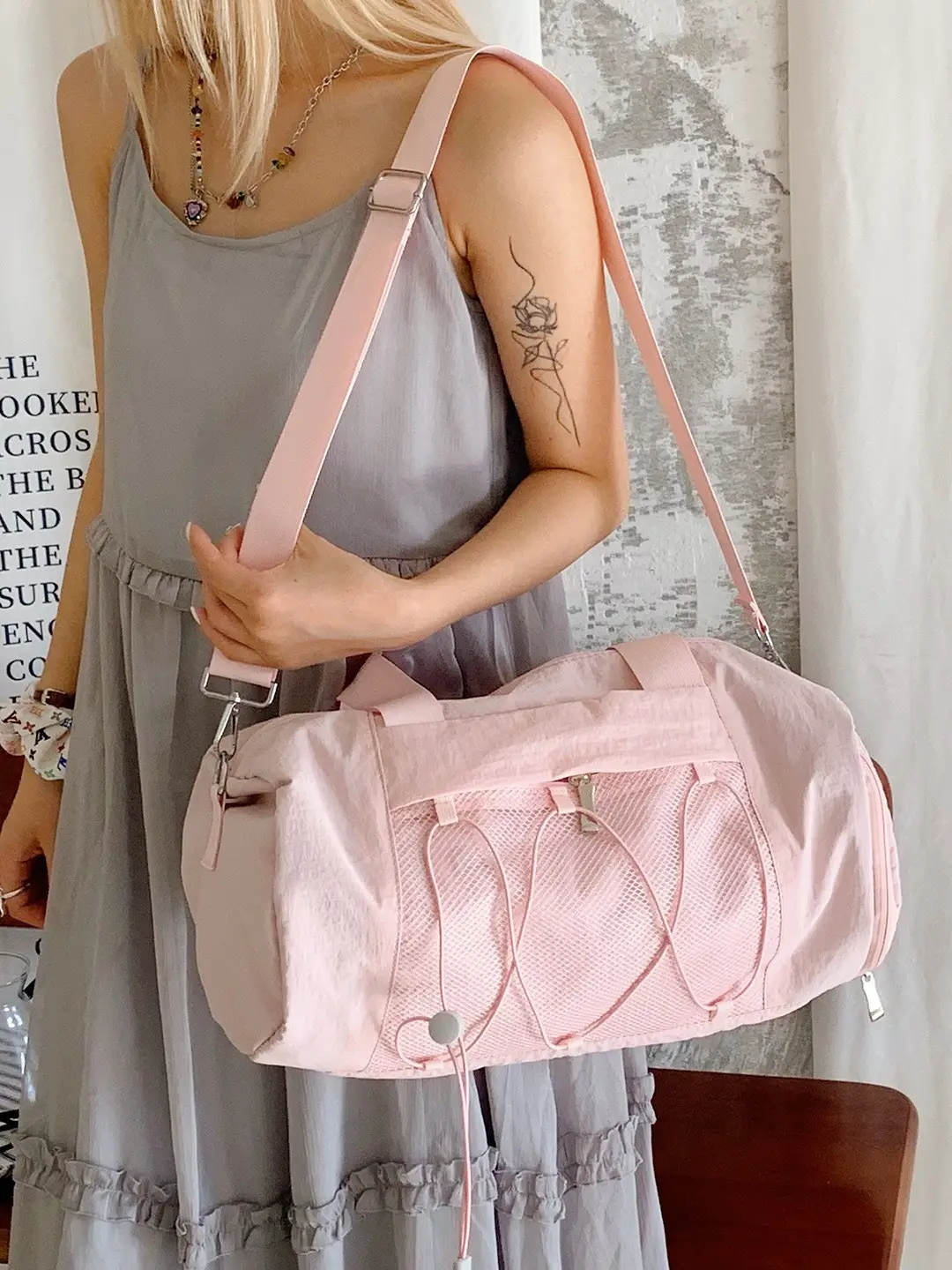 Light Green Crossbody Travel Bag with Adjustable Strap - Image 6