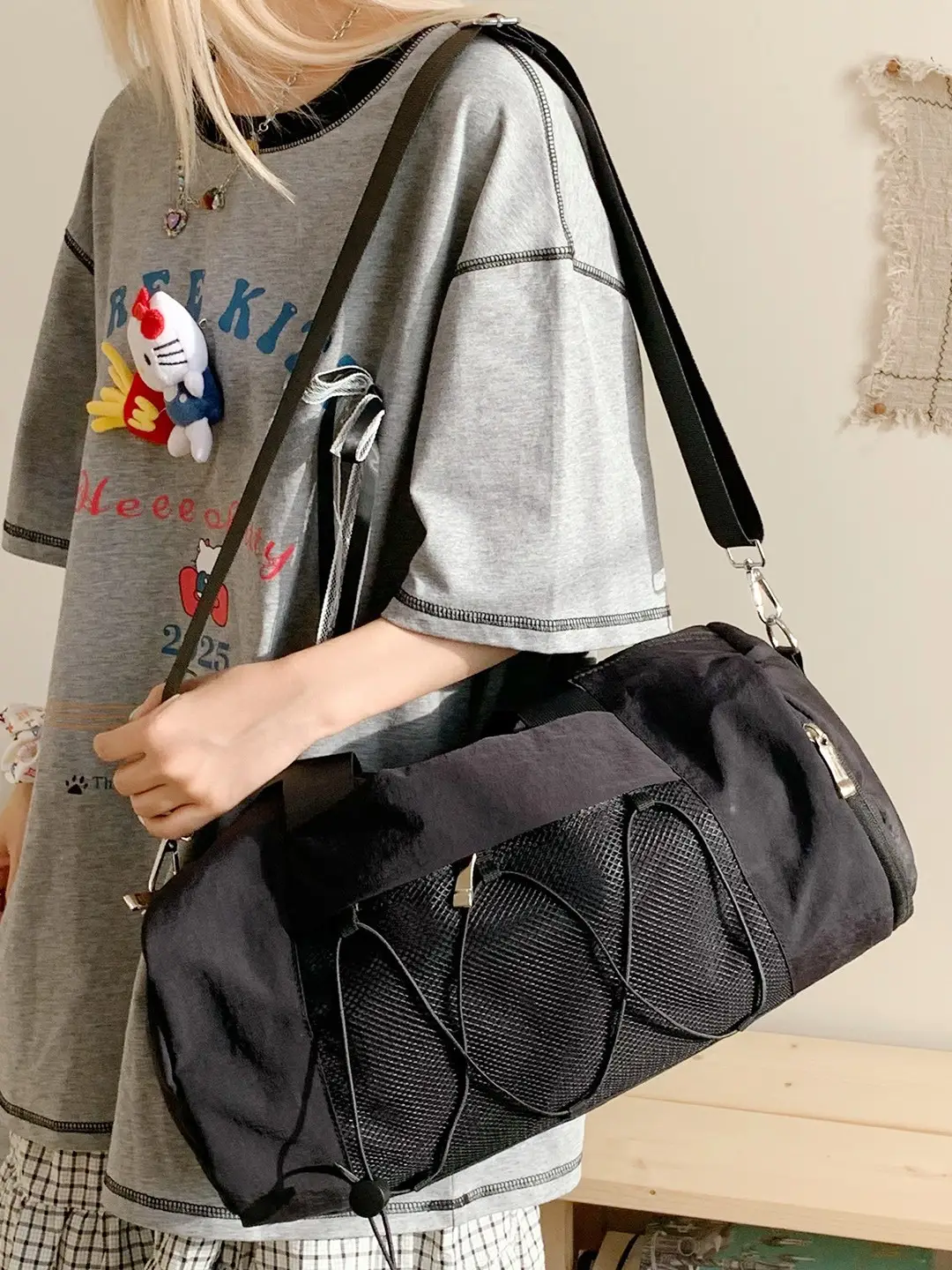 Light Green Crossbody Travel Bag with Adjustable Strap - Image 7