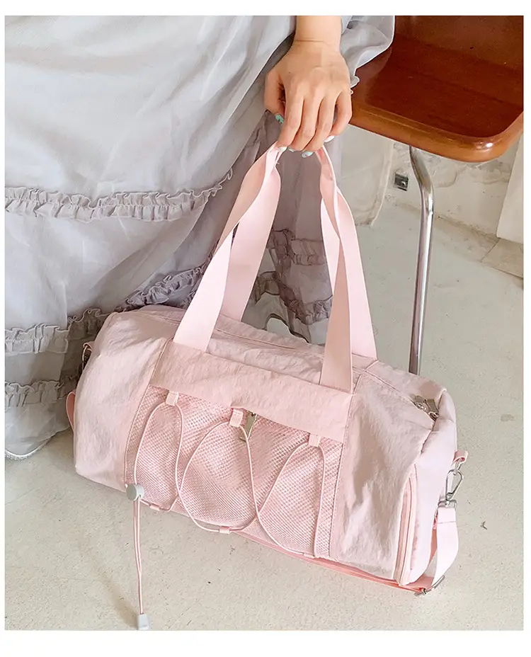 Light Green Crossbody Travel Bag with Adjustable Strap — feature 1