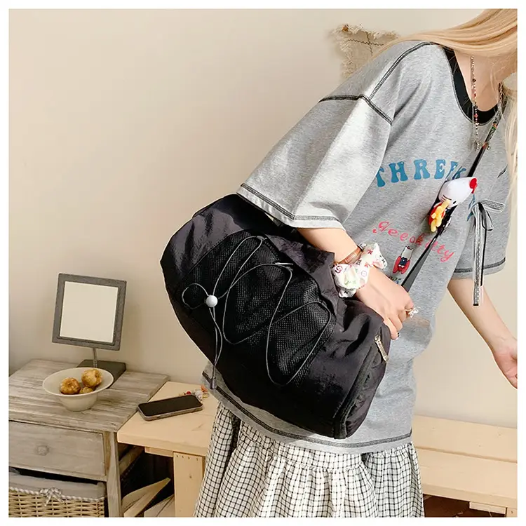Light Green Crossbody Travel Bag with Adjustable Strap — feature 25
