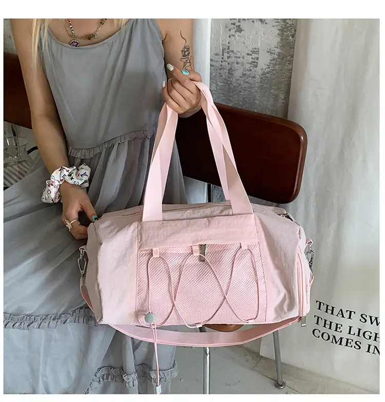 Light Green Crossbody Travel Bag with Adjustable Strap — feature 4