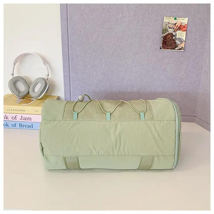 Light Green Crossbody Travel Bag with Adjustable Strap — feature 42