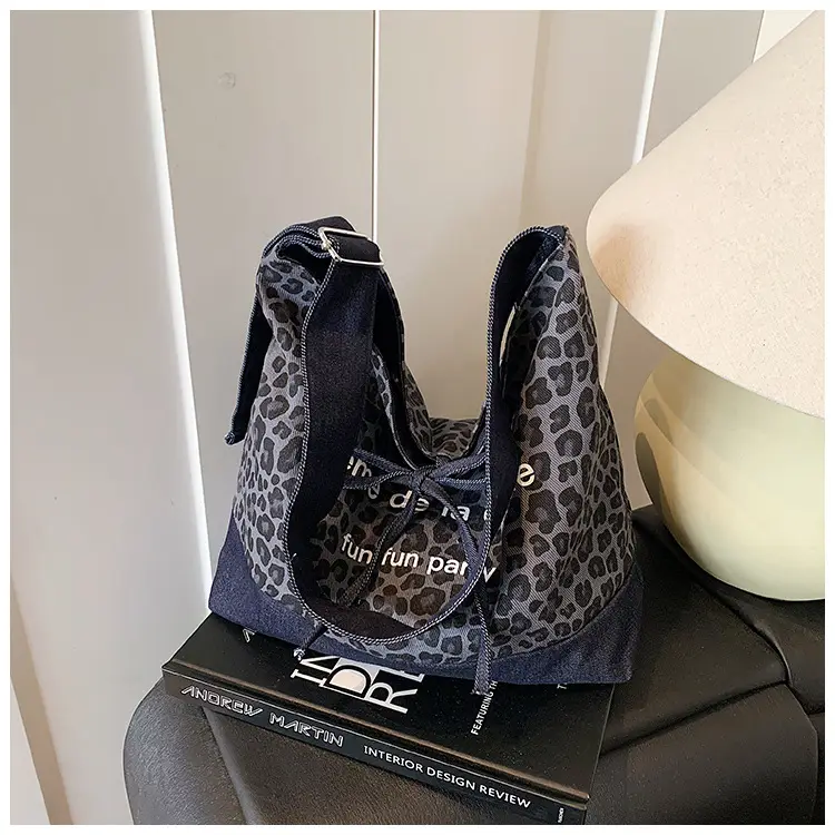 Leopard Print Crossbody Bag Women Large Capacity 2025 — feature 10