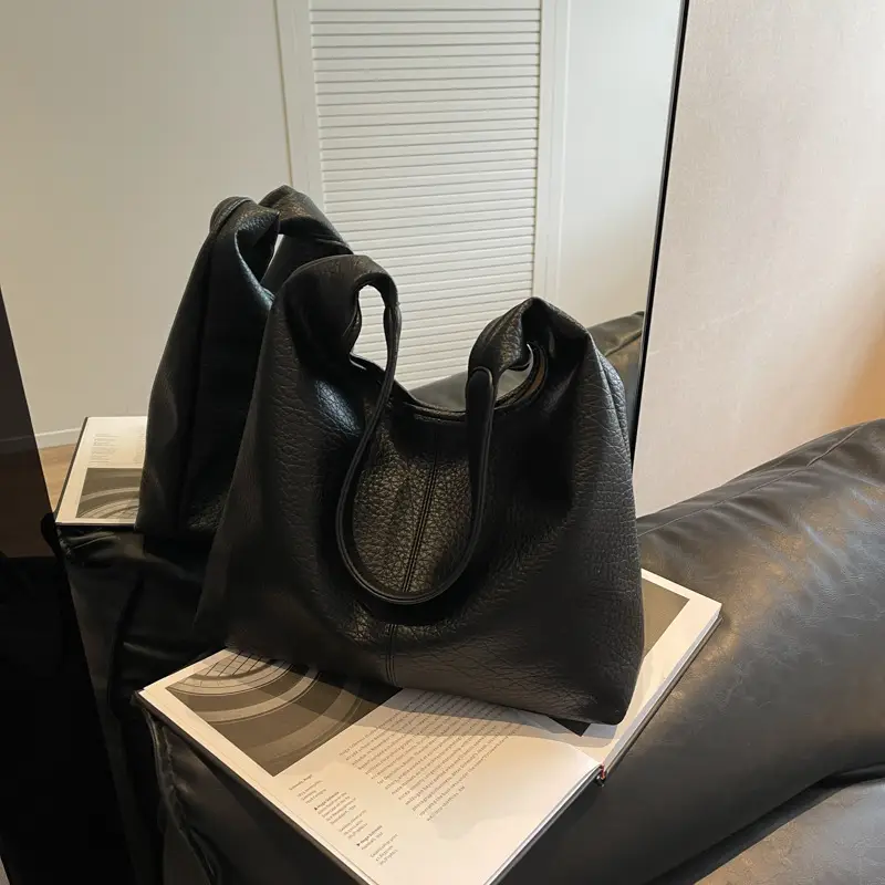 Stylish Underarm Bag with Large Capacity, Hand-Held, Leather Material - Image 2