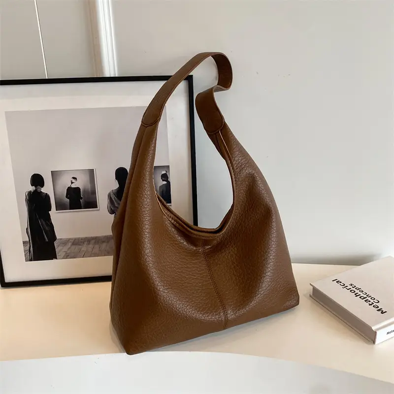 Stylish Underarm Bag with Large Capacity, Hand-Held, Leather Material - Image 5