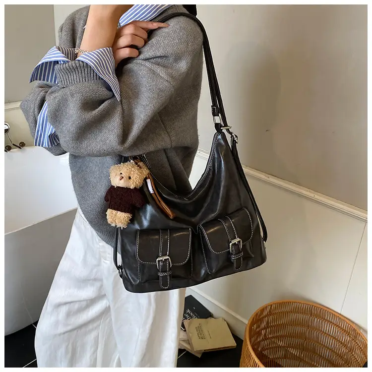 Women's Large Capacity Leather Shoulder Bag 2025 — feature 3