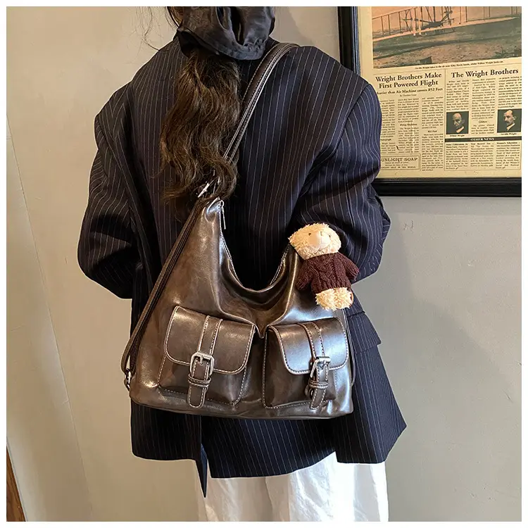 Women's Large Capacity Leather Shoulder Bag 2025 — feature 6