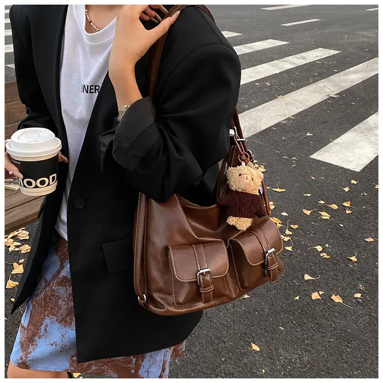 Women's Large Capacity Leather Shoulder Bag 2025 — feature 7