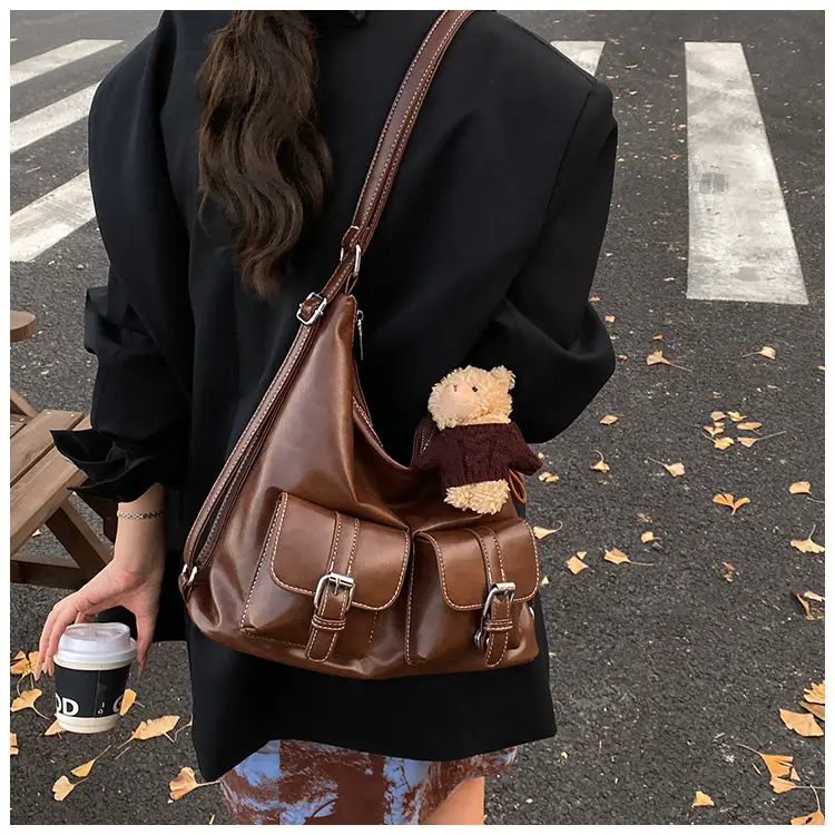 Women's Large Capacity Leather Shoulder Bag 2025 — feature 8