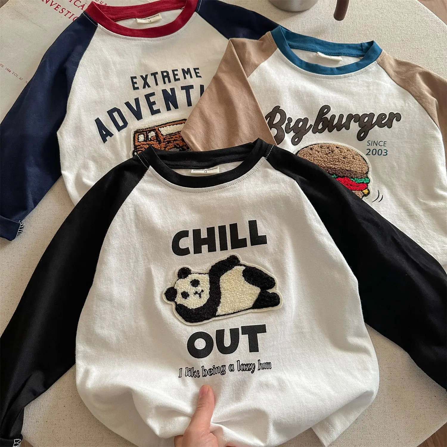 Children's Long Sleeve T-Shirt White Black Cartoon Embroidery Size 26 — feature 11