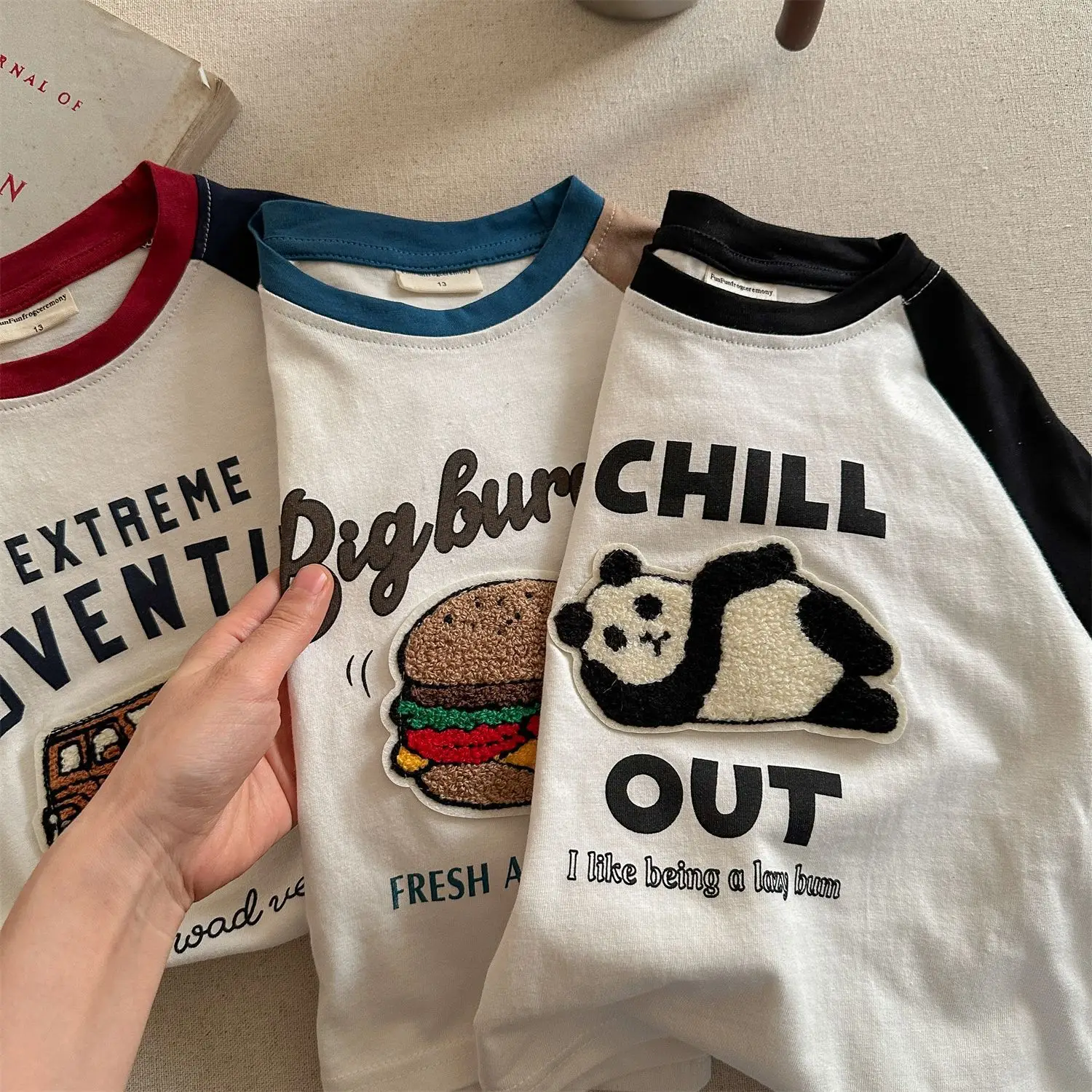 Children's Long Sleeve T-Shirt White Black Cartoon Embroidery Size 26 — feature 12